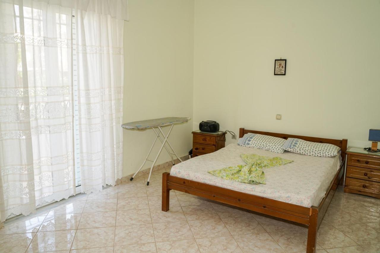 Connie'S Apartments Sarande Exterior photo