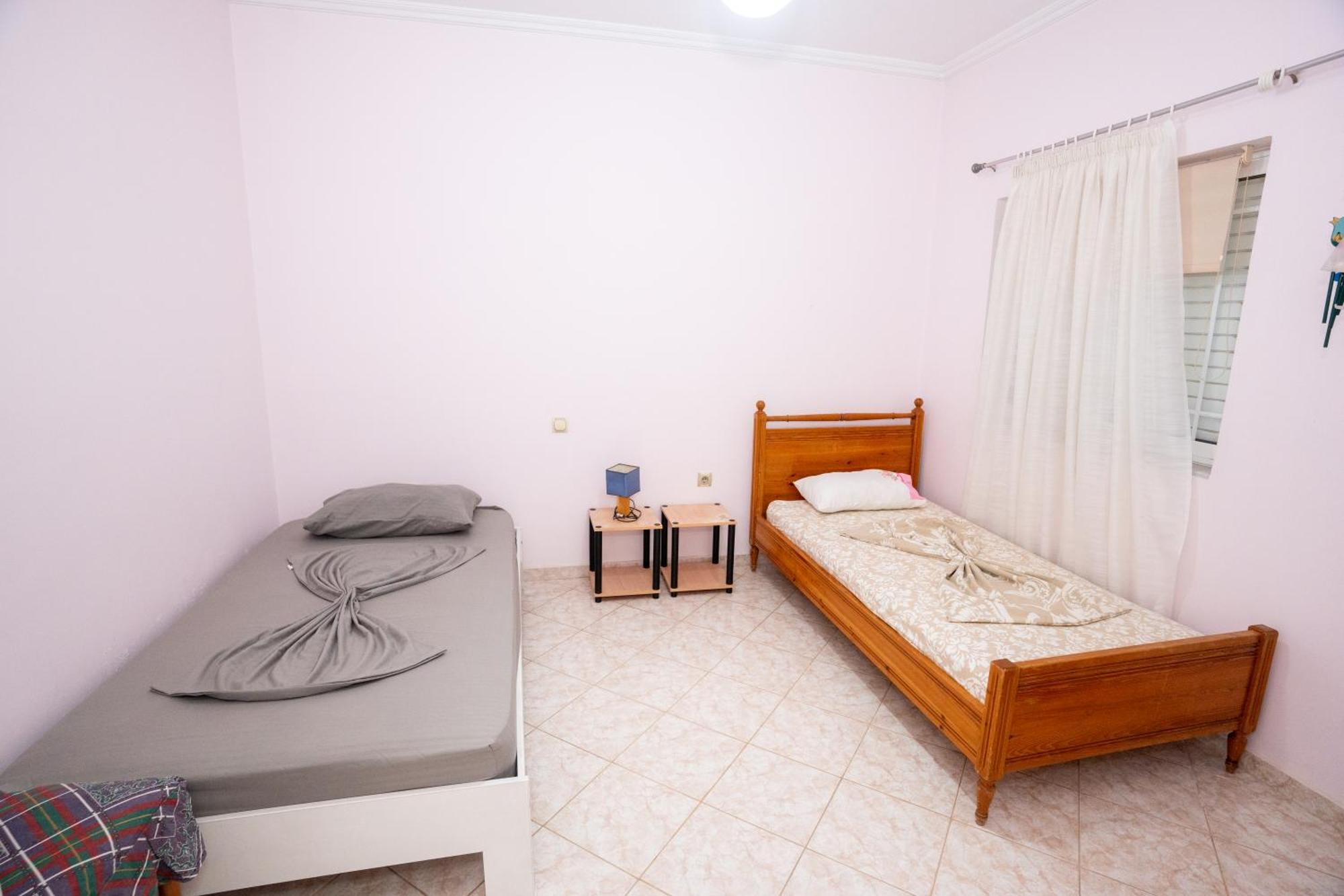 Connie'S Apartments Sarande Exterior photo